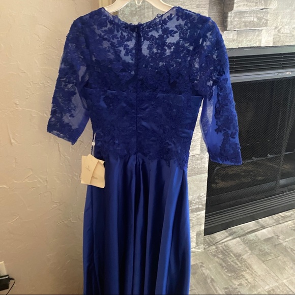 A-Line Mother of the Bride Dress Elegant Jewel Neck dress - Picture 7 of 11